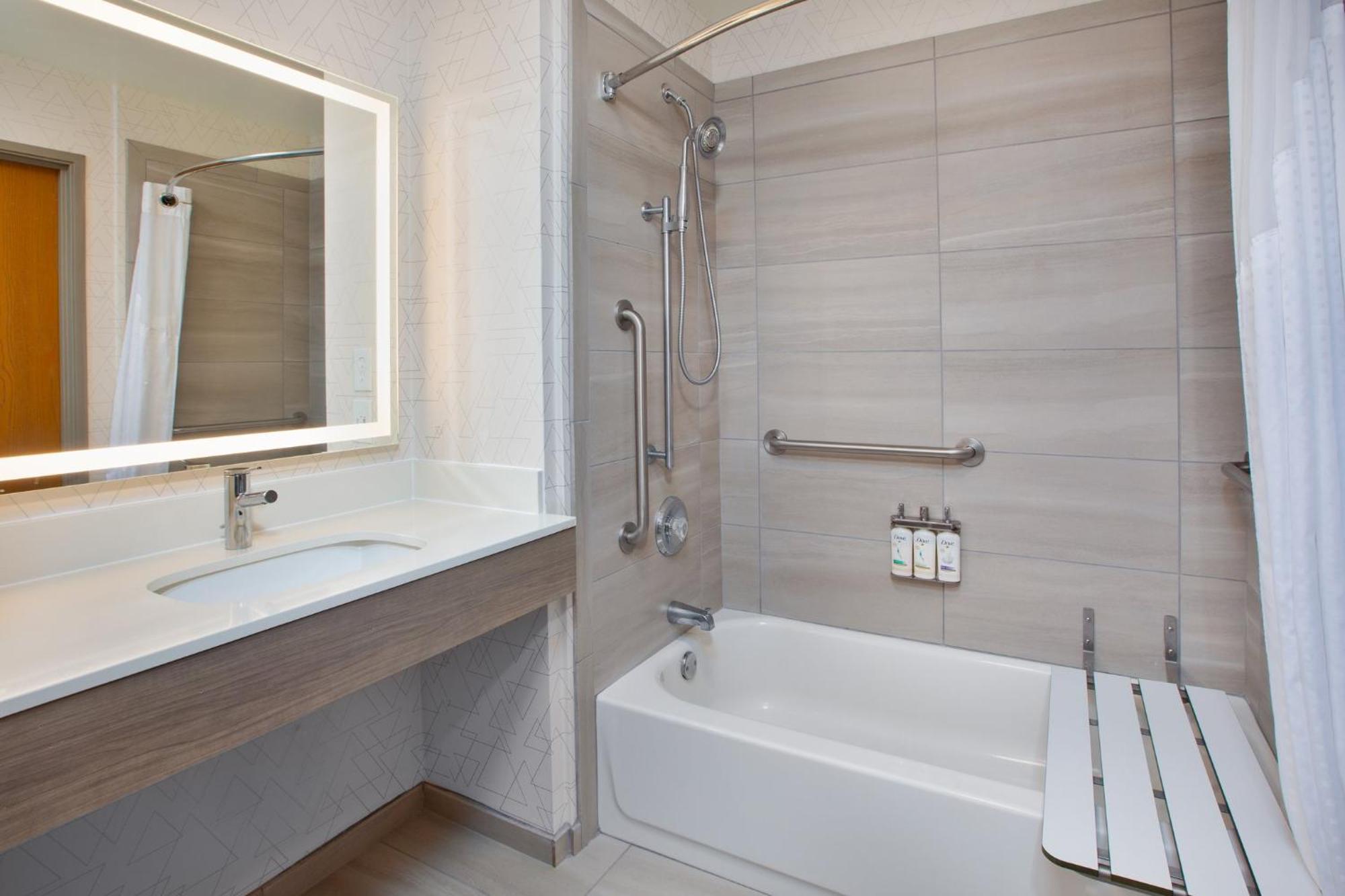 Holiday Inn Express & Suites Buffalo, An Ihg Hotel Exteriér fotografie