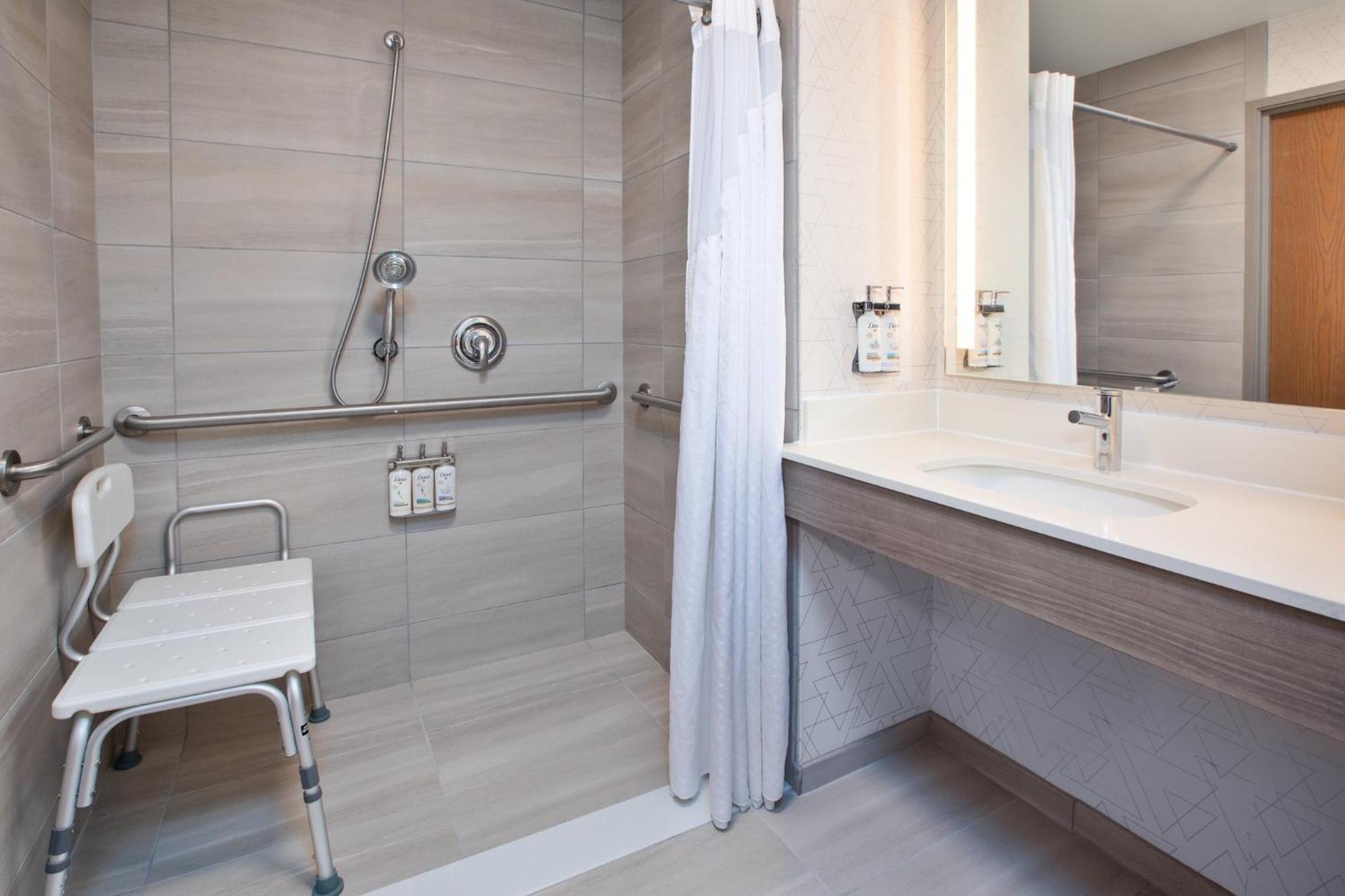 Holiday Inn Express & Suites Buffalo, An Ihg Hotel Exteriér fotografie